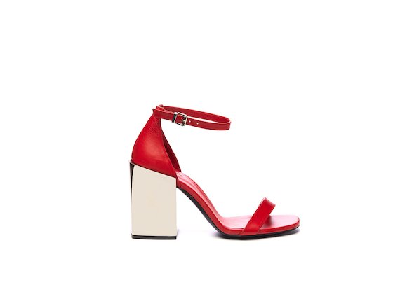Sandal with closed heel and strap with mirrored maxi heel - Red