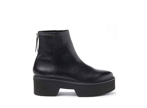 Flatform heeled ankle boots with monoblock sole