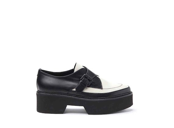 Derby flatform shoes with buckle and monoblock sole