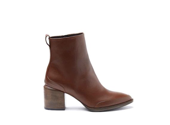 Cognac-coloured ankle boots with leather-covered heel - Cognac