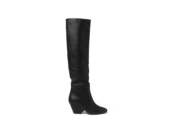 Black leather stove pipe boots with shell-shaped heel - Black