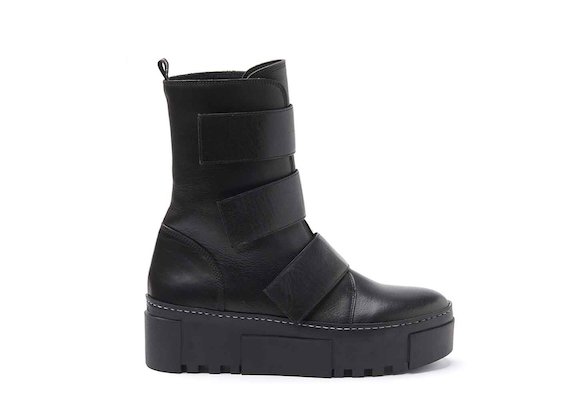 Military boots with Velcro straps and rubber box sole - Black