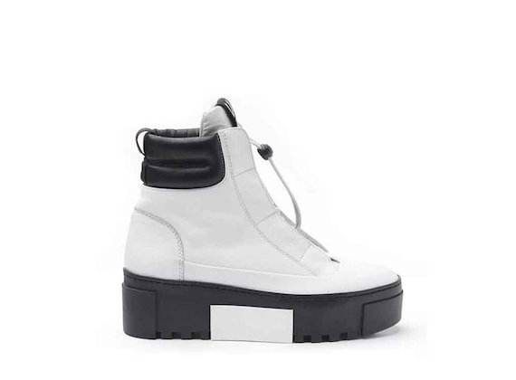 Hiking-style heeled ankle boots with a bellows tongue - White / Black