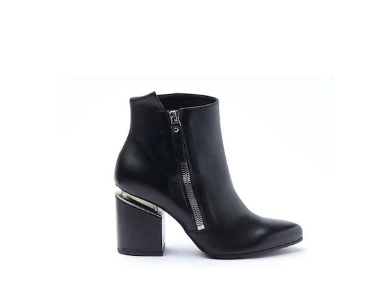 Heeled ankle boots with maxi zip and suspended heel - Black