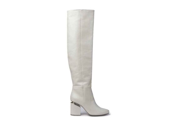Ice-coloured leather stove pipe boots with suspended heel - White
