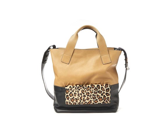 Petra<br>Shopper bag with removable leopard-print clutch