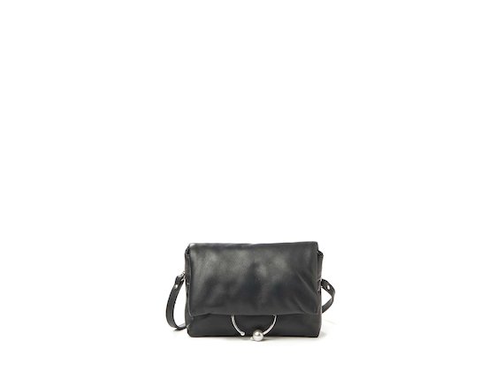 Neda<br>Clutch with pearl accessory - Black