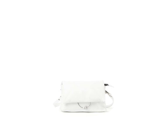 Neda<br>White clutch with pearl accessory - White