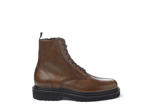 Leather-coloured combat boot - Brown