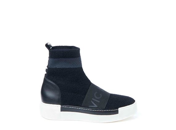 Sock-Sneaker mit Gummiband und Kontrastsohle - Black