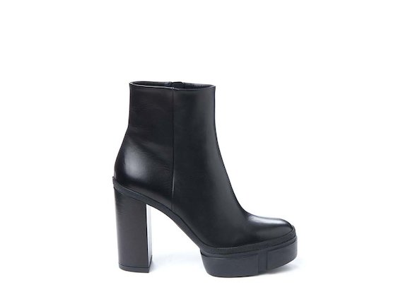Semi-shiny calfskin ankle boot - Black