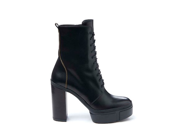 Combat boot with rubber platform