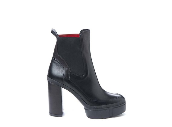 Beatle boot with rubber platform - Black