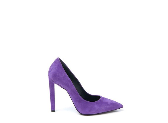Purple suede court shoe