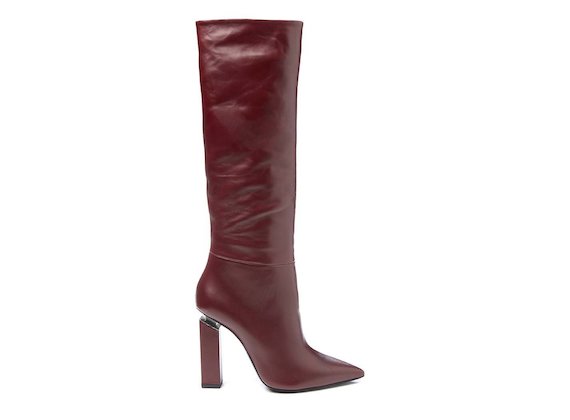 Red stove pipe boot with suspended heel - Burgundy