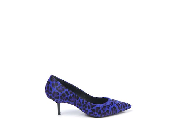 Purple leopard-print court shoe with metallic heel