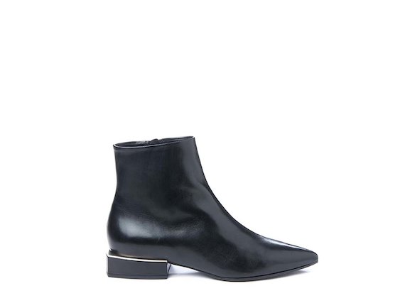 Ankle boot with geometric heel - Black