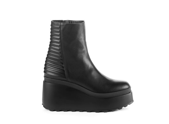 Black leather ankle boots with wedge - Black