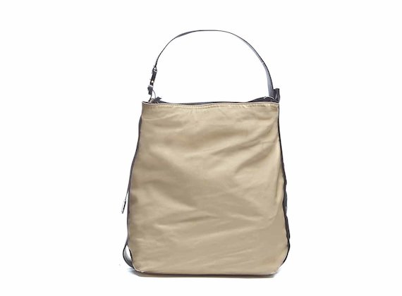 Alexis<br />Beige bag with 3D logo - Brown