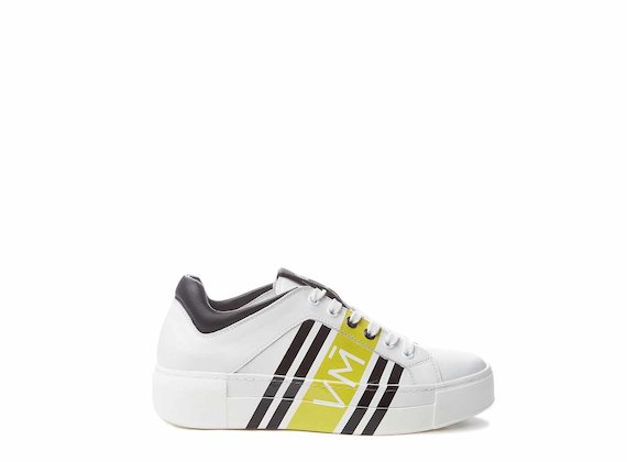 Trainers with enveloping digital print - Multicolor