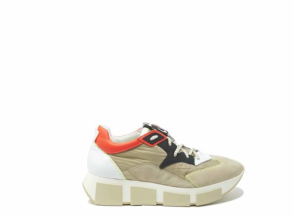 Beige/orange running shoes in leather and nylon
