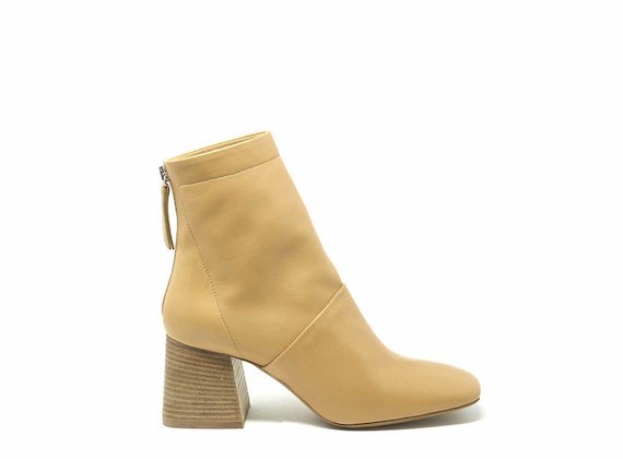 Tan ankle boots with flared heels - Brown