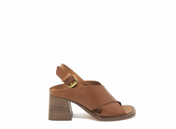 Tobacco brown sandals with square toes - Brown