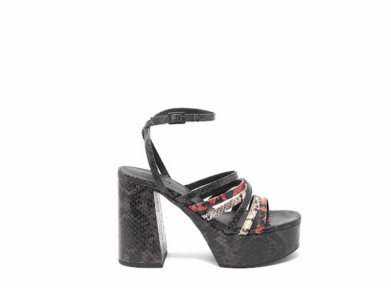 Wedge sandals with snakeskin-effect strips - Multicolor