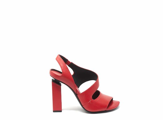 Raised red sandals with open back - Red