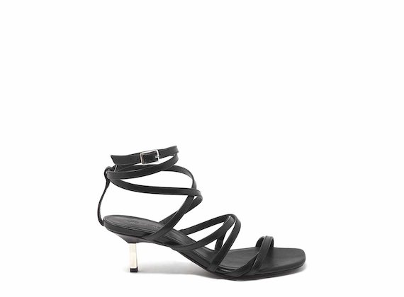 Sandals with kitten heel and ankle straps - Black