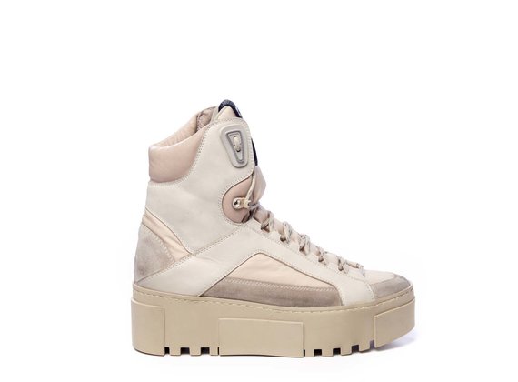 Beige and powder-pink high-top trekking trainers in split leather and nylon
