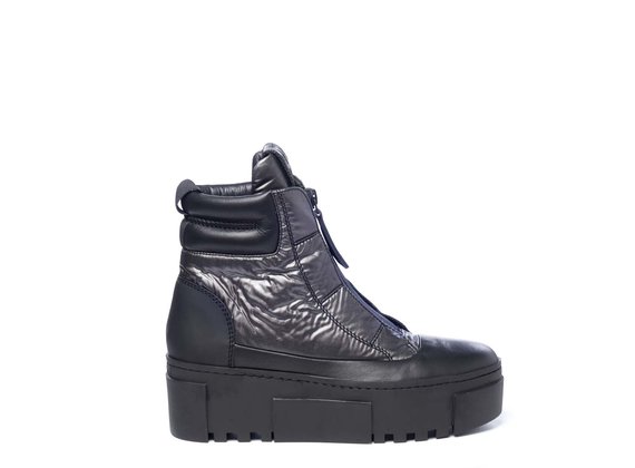 High-top trainers in black leather and steel-grey nylon with zip
