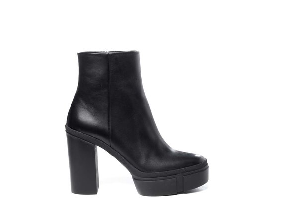 Black calfskin ankle boots with platform - Black