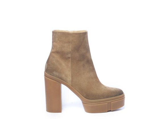 Honey-yellow split leather ankle boots with platform