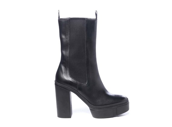 High black calfskin Beatle boots with platform - Black