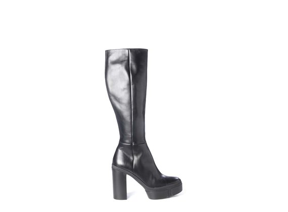 Black calfskin boots with platform - Black