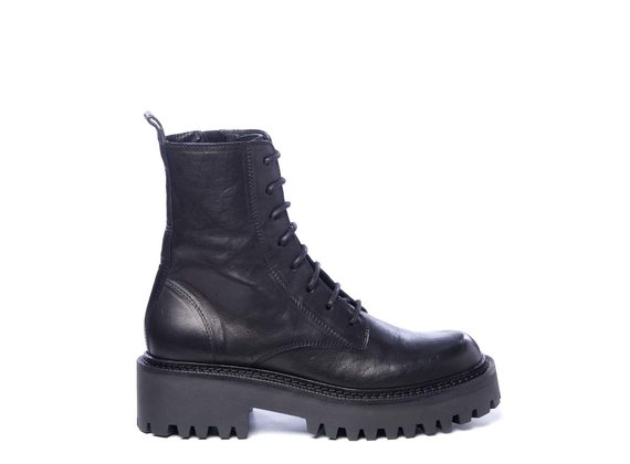 Black calfskin combat boots - Black
