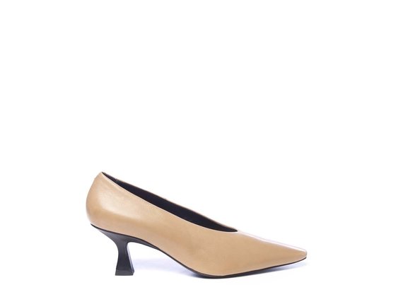 Court shoes in soft honey-yellow calfskin with spool heels - Brown