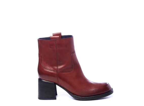 Tube ankle boots in brick-red calfskin - Burgundy