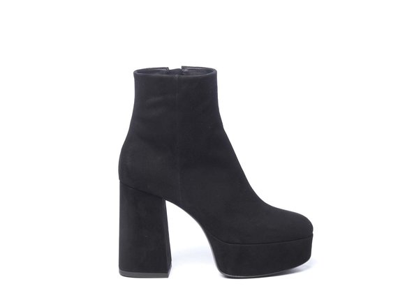 Black suede ankle boots with platform - Black