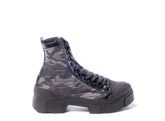 Men’s black leather/camouflage fabric combat boots - Black / Grey