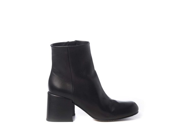 Urban ankle boots in black calfskin - Black