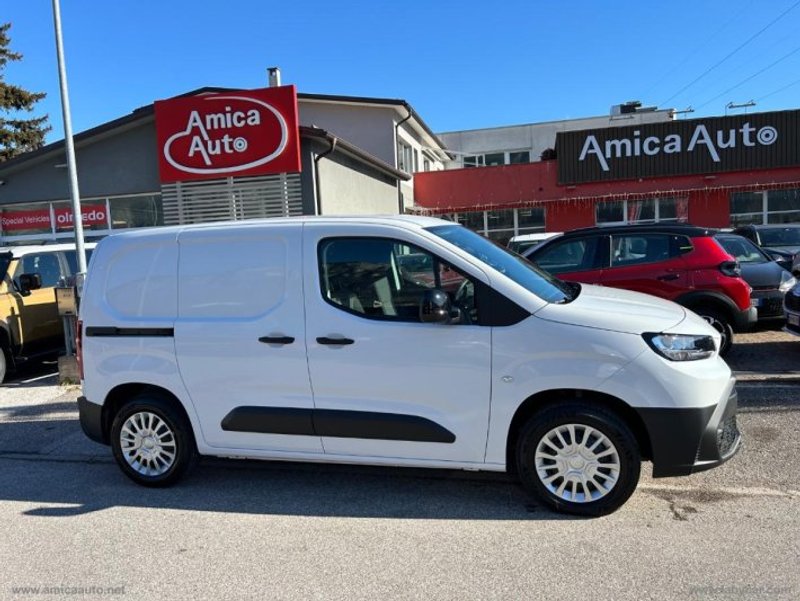 TOYOTA Proace