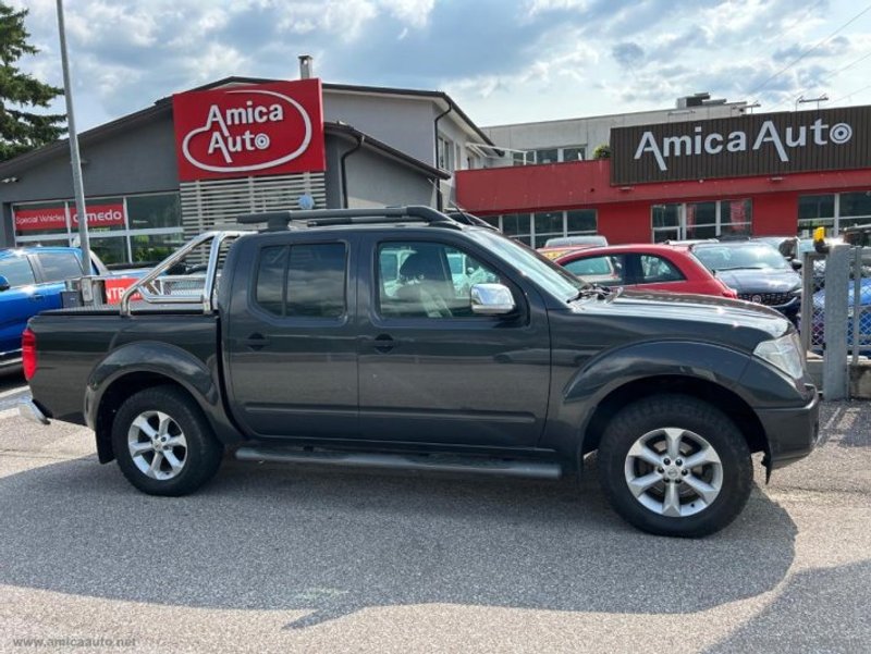 NISSAN Navara