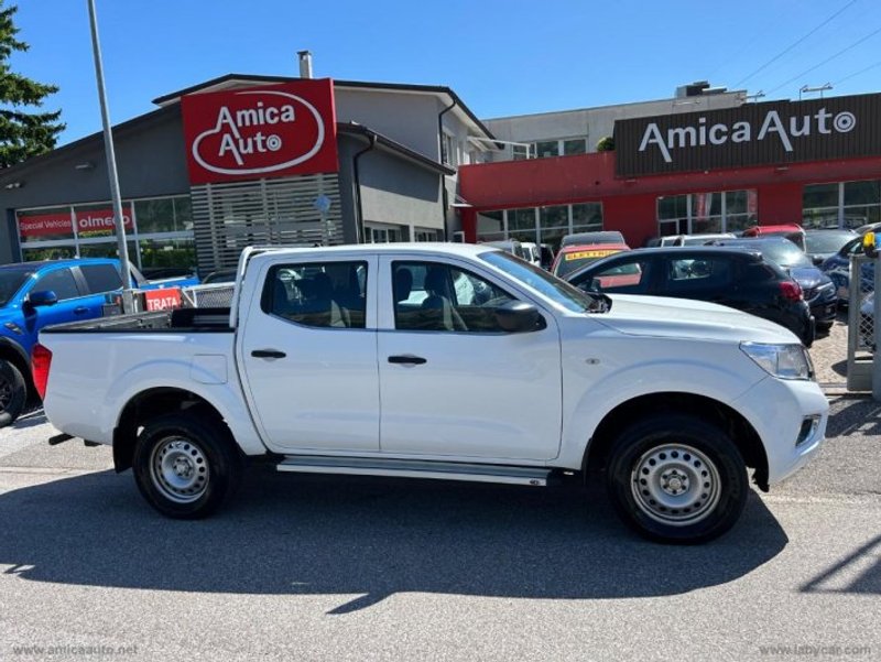 NISSAN Navara