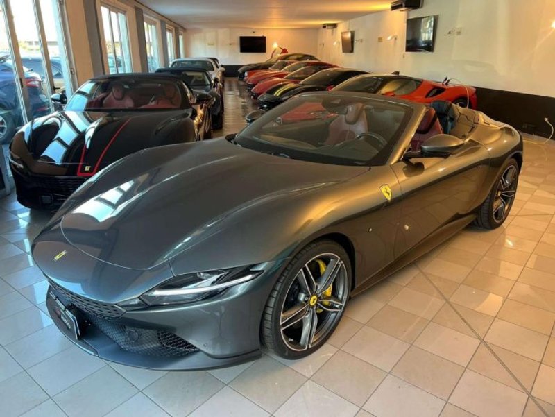 FERRARI Roma