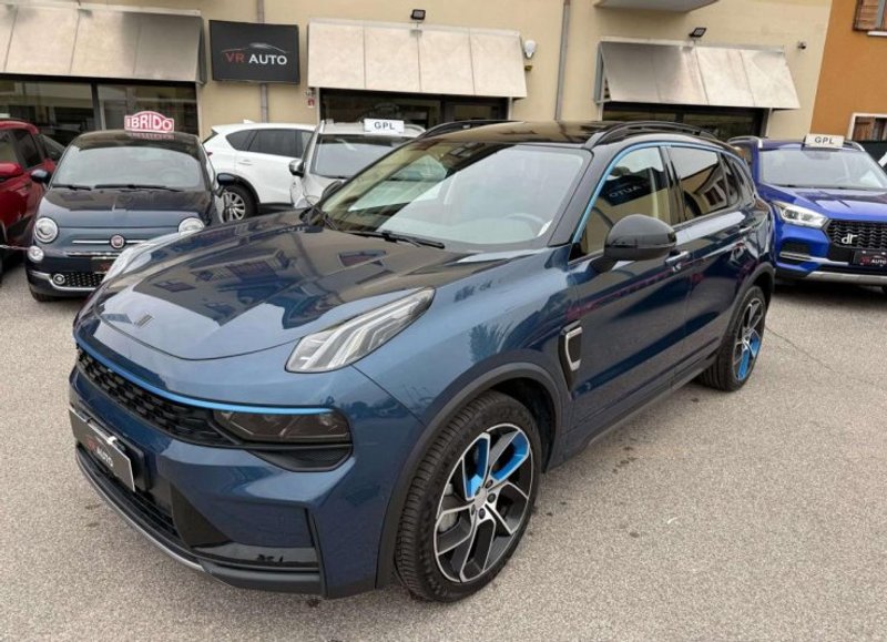 LYNK AND CO 01
