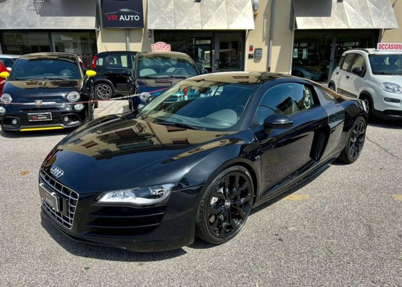 AUDI R8
