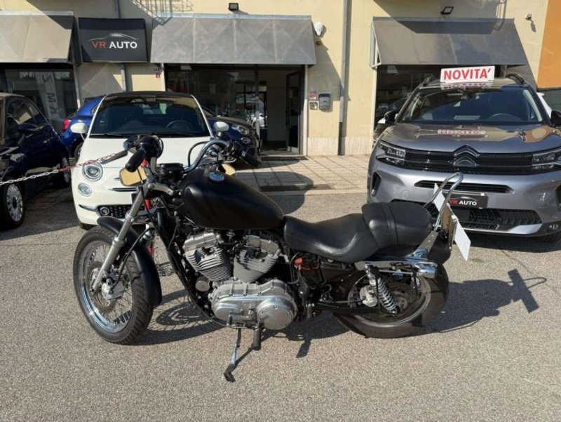 HARLEY-DAVIDSON Xl 883