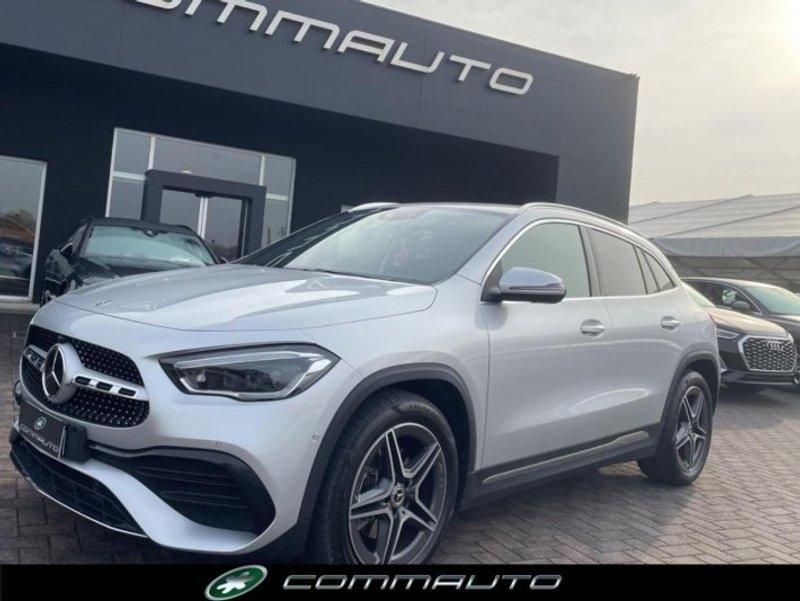 MERCEDES-BENZ Gla 200